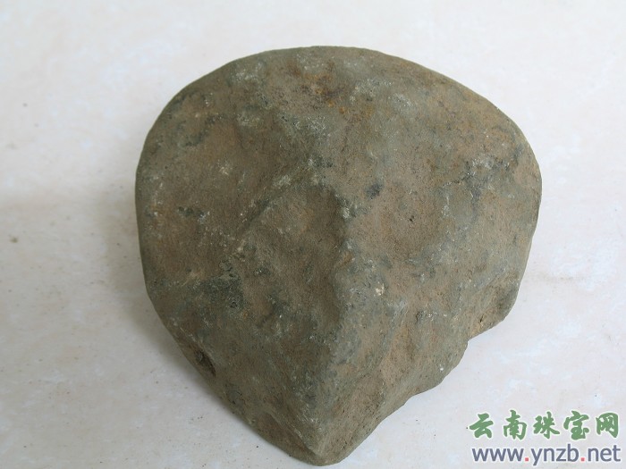 莫湾基赌石, 老场口翡翠毛料 -- 点击看大图