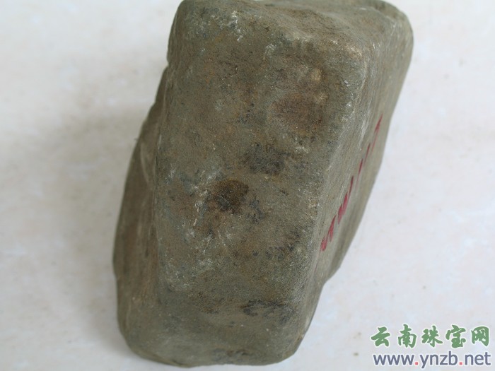 缅甸翡翠, 翡翠赌石, 赌石 -- 点击看大图