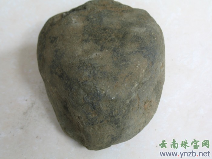 莫湾基赌石, 老场口翡翠毛料 -- 点击看大图