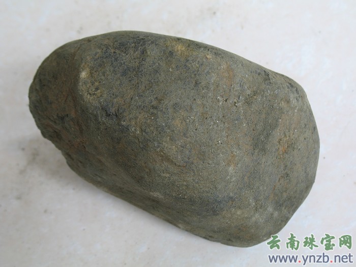 翡翠毛料 -- 点击看大图