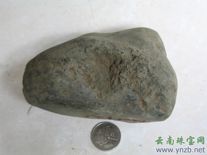 莫湾基赌石, 老场口翡翠毛料 -- 点击看大图