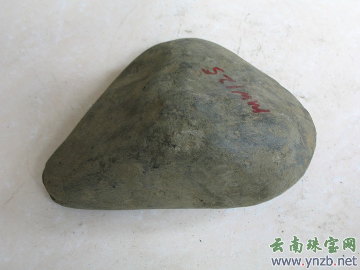 翡翠毛料, 莫湾, 赌石 -- 点击看大图