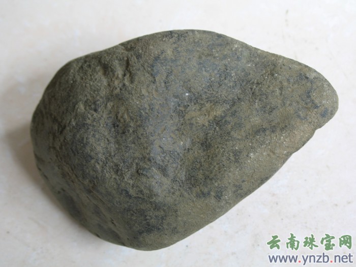 莫湾基赌石, 老场口翡翠毛料 -- 点击看大图