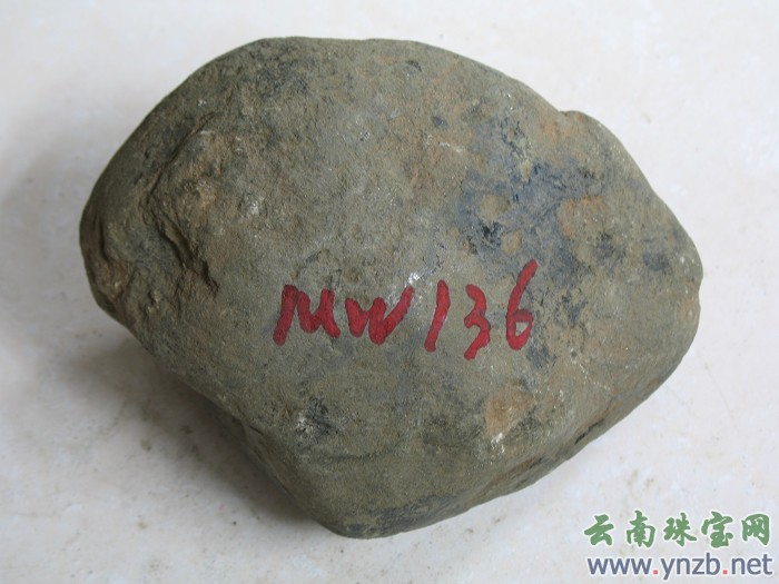 缅甸翡翠, 赌石 -- 点击看大图