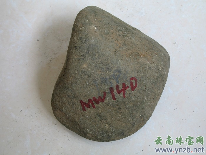 缅甸翡翠, 莫湾场口, 赌石 莫湾基翡翠赌石 -- 点击看大图