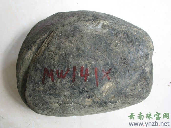 缅甸翡翠, 莫湾场口, 赌石 莫湾基翡翠赌石 -- 点击看大图