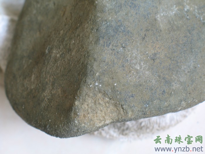 缅甸翡翠, 翡翠赌石, 赌石 -- 点击看大图