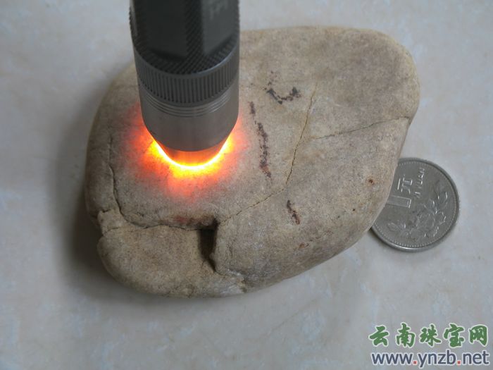 翡翠原石,赌石, 达摩砍翡翠毛料