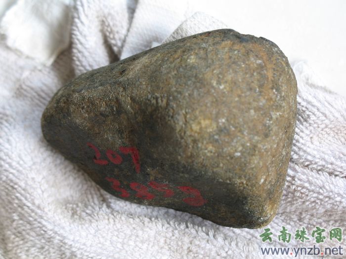 缅甸翡翠, 翡翠赌石, 赌石