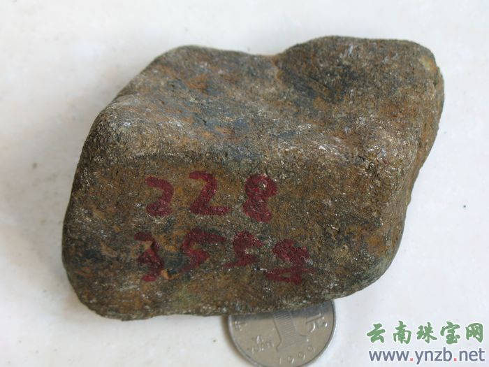 赌石|莫湾基场口, 翡翠毛料-- 点击看大图