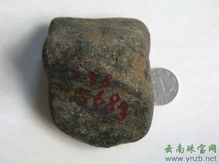 赌石|莫湾基场口, 翡翠毛料-- 点击看大图