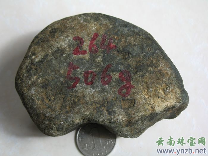赌石|缅甸翡翠毛料
莫湾基老场口，翡翠毛料 帕敢老产区- 点击看大图