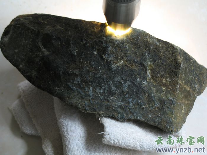 翡翠赌石, 赌石