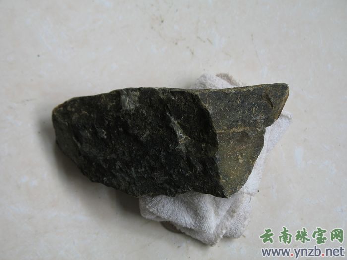 缅甸翡翠毛料, 翡翠赌石, 赌石