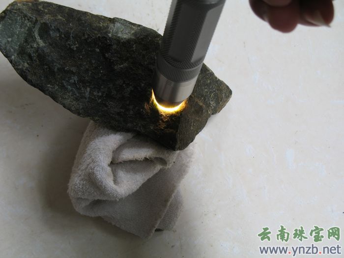 翡翠赌石, 赌石