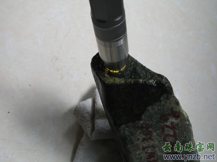 缅甸翡翠毛料, 翡翠赌石, 赌石