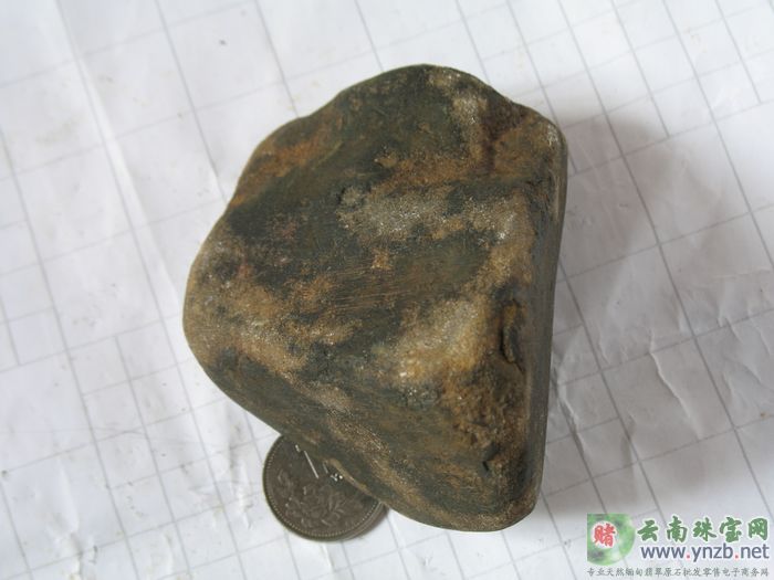 云南, 赌石, MWJ712翡翠原石 -- 点击查看大图