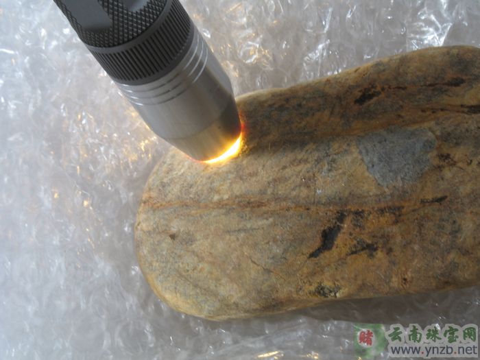 云南赌石, D608翡翠原石 -- 点击查看大图