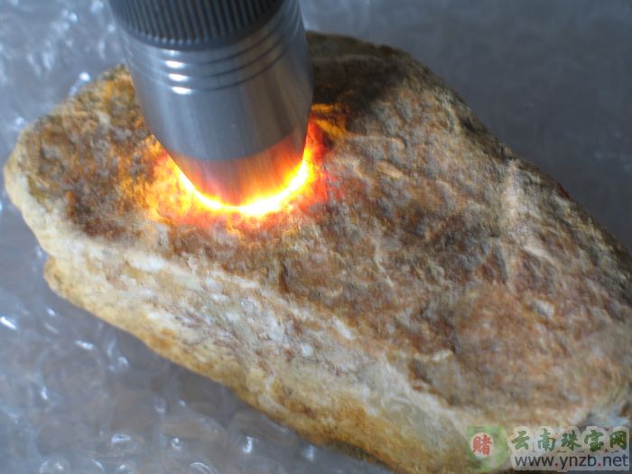 翡翠, 赌石, 达摩坎/大马坎, D617翡翠原石 -- 点击查看大图