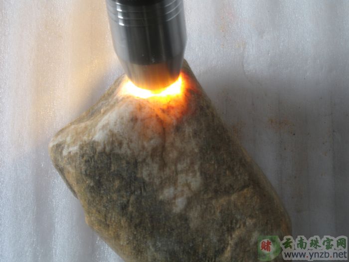 翡翠, 赌石, 达摩坎/大马坎, D625翡翠原石 -- 点击查看大图