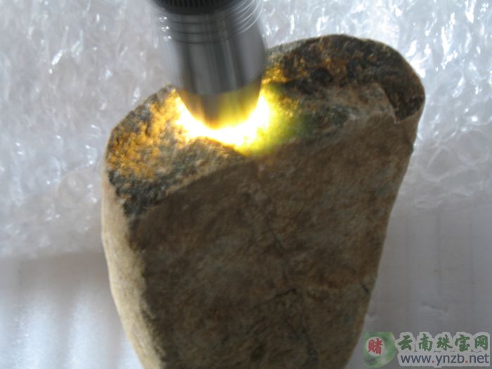 翡翠, 赌石, 达摩坎/大马坎, D626翡翠原石 -- 点击查看大图