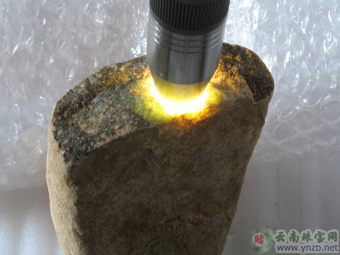 翡翠, 赌石, 达摩坎/大马坎, D626翡翠原石 -- 点击查看大图