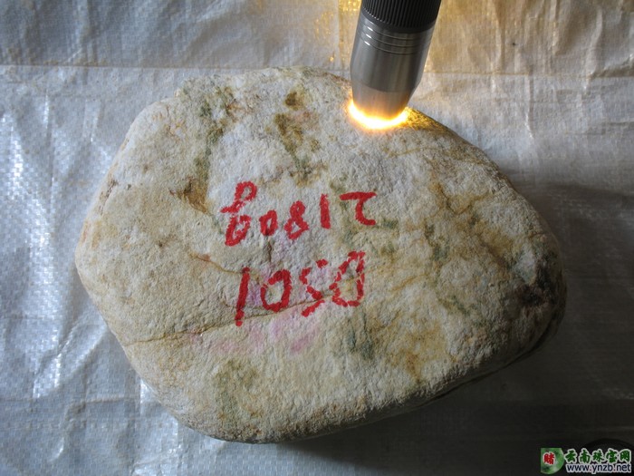 翡翠赌石, DS01赌石 -- 点击查看大图