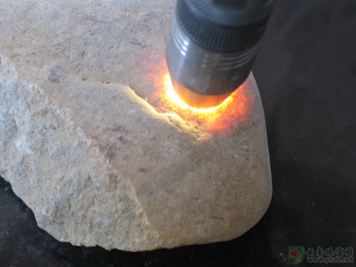 翡翠, 赌石, 达摩坎/大马坎, D707翡翠原石 -- 点击查看大图