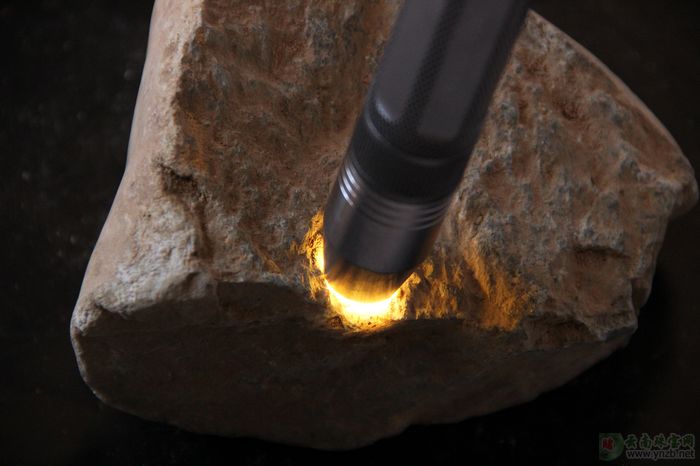 翡翠, 赌石, 达摩坎/大马坎, D718翡翠原石 -- 点击查看大图