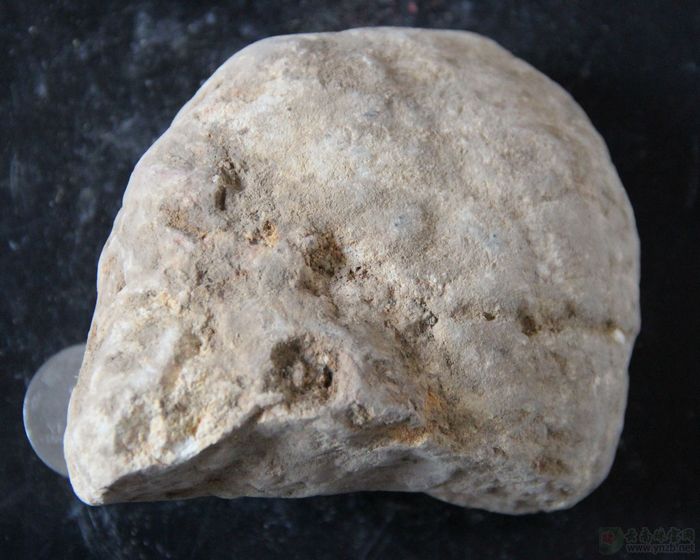 
达摩坎翡翠毛料 D735 -- 点击查看大图
