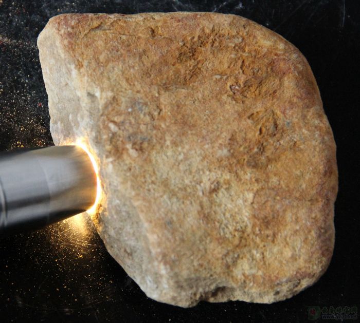 
赌石, D753翡翠原石 -- 点击查看大图