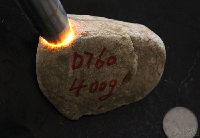 
精品翡翠毛料, D760, 翡翠原石 -- 点击查看大图